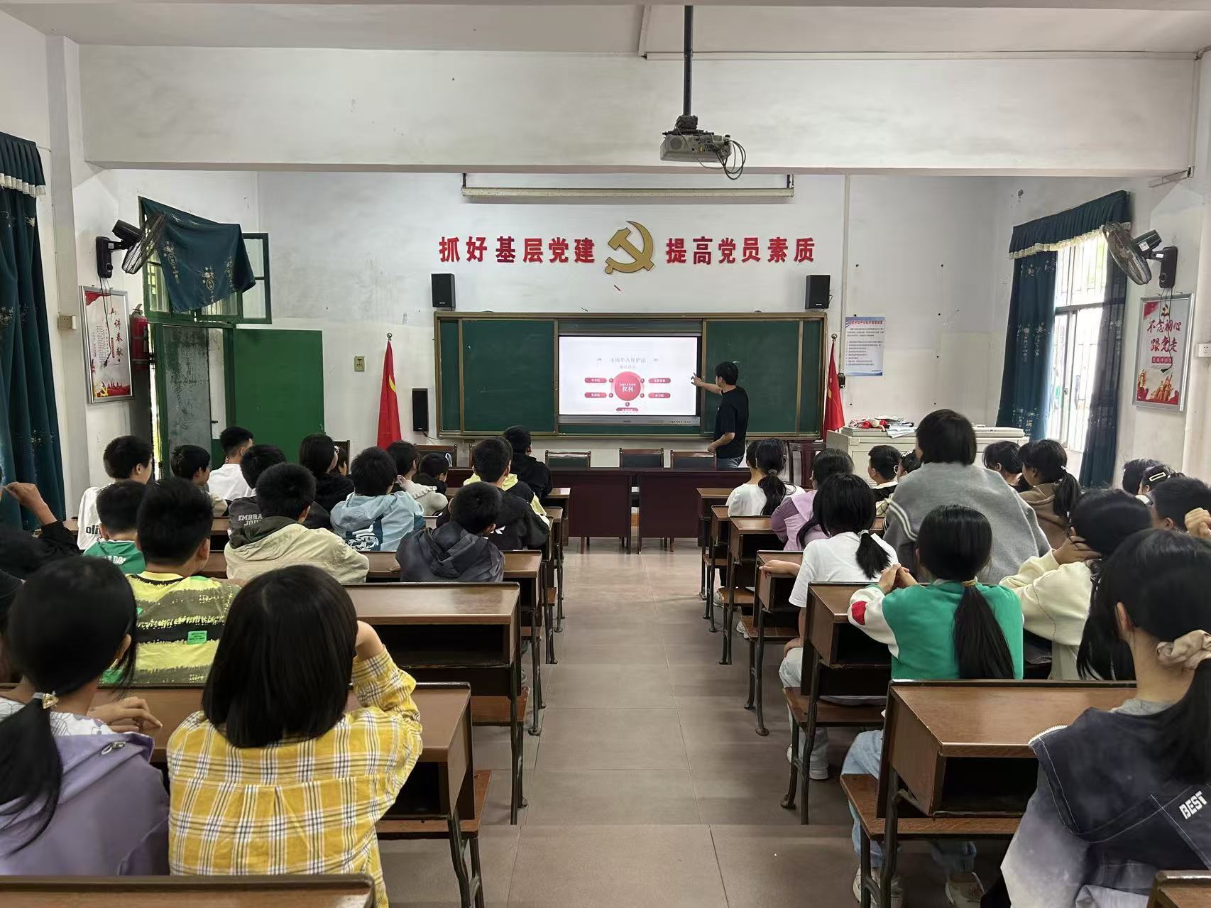 守护成长，法护未来——镇德桥司法所开展未成年人保护普法宣传活动