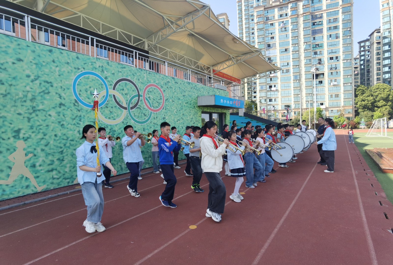 鼎城区永安小学：沅水河畔的鼓号队奏响少先队进行曲