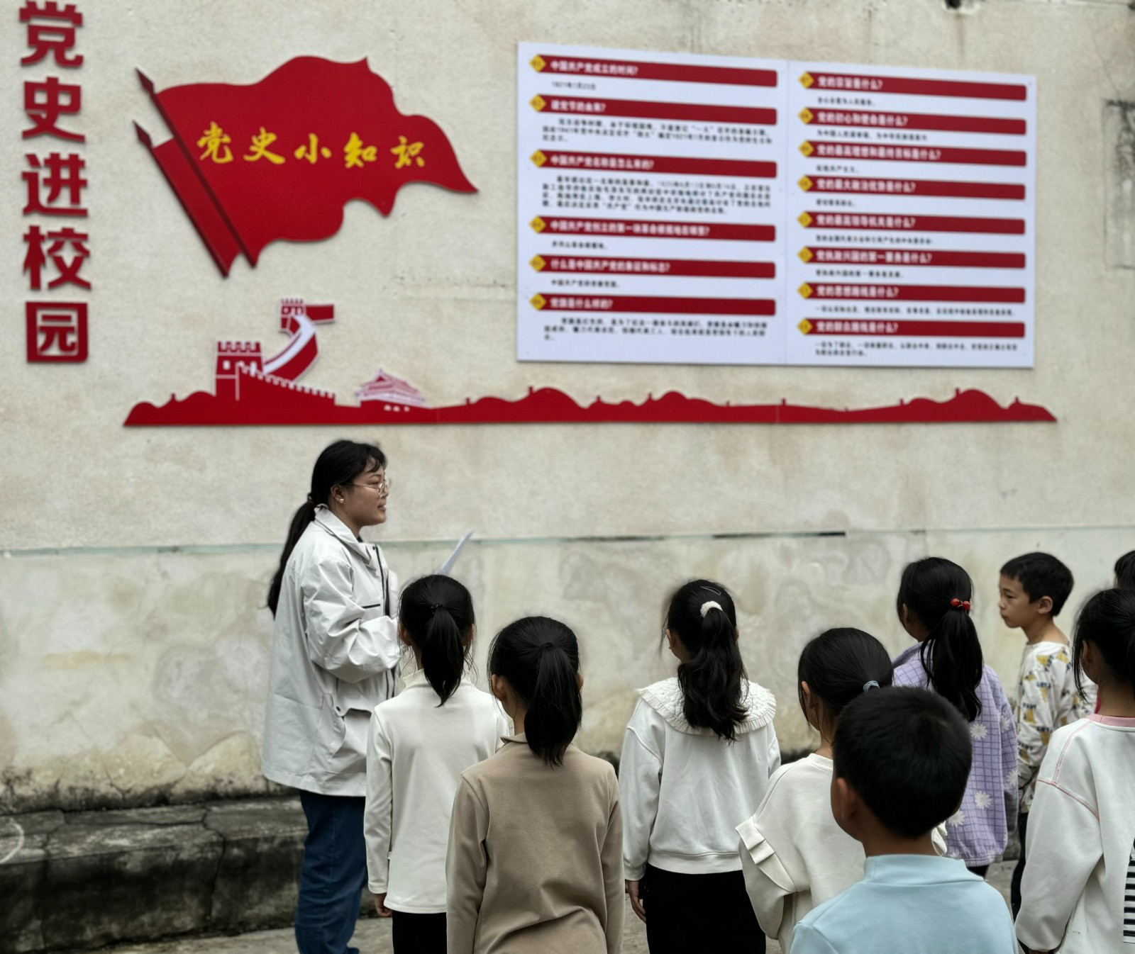鼎城区港二口中学：党史浸润童心 薪火代代相传