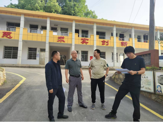 双桥坪镇督导学校安全隐患整改