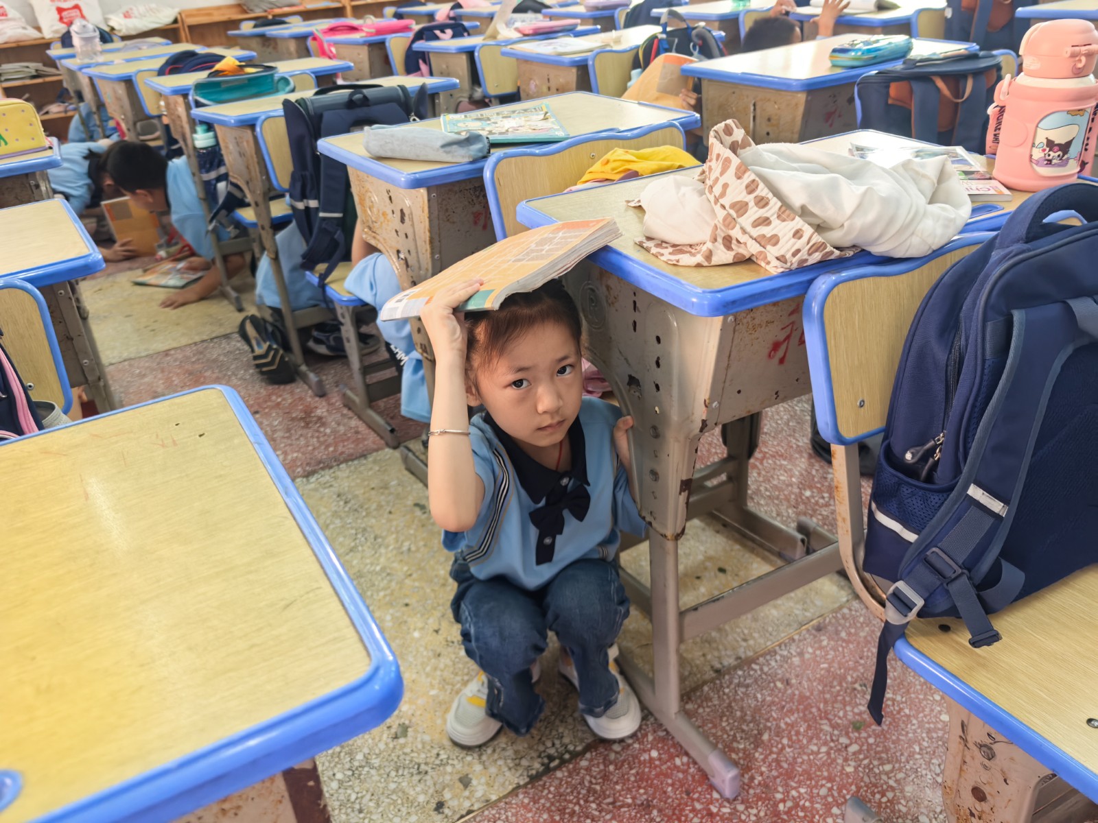 鼎城区永安小学：防震演练筑防线 安全意识入人心