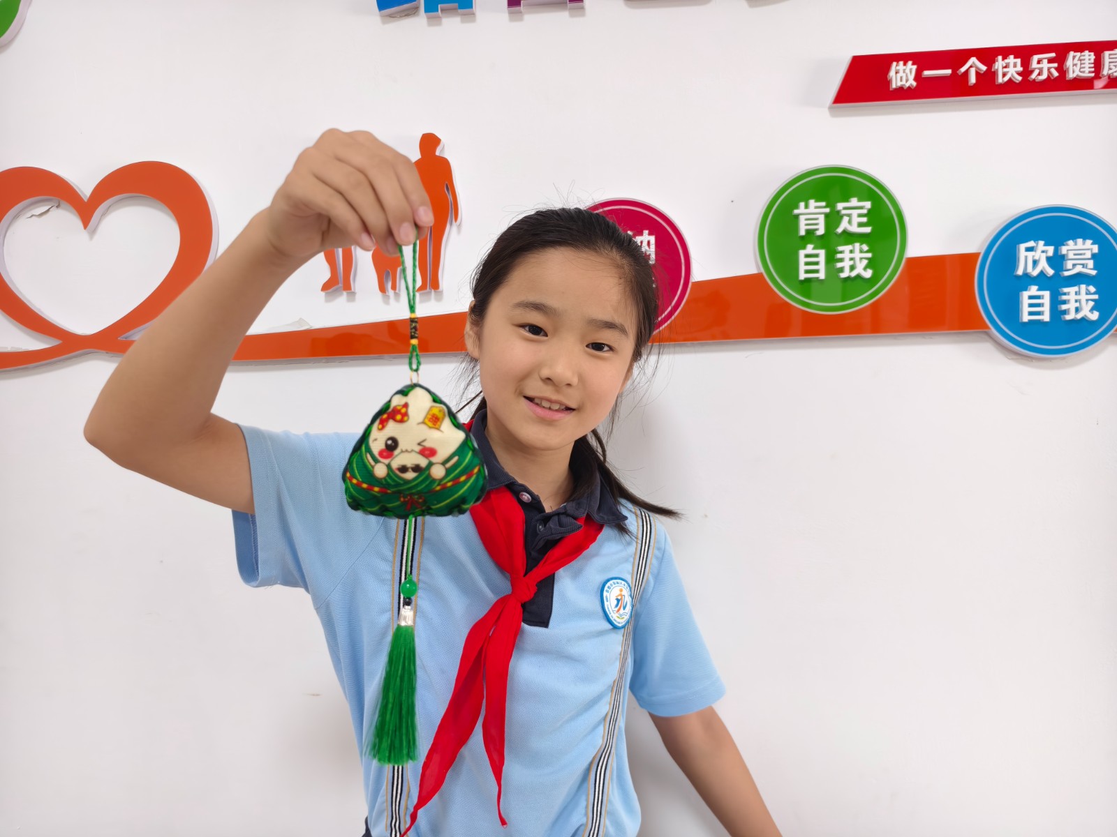 鼎城区永安小学：非遗香囊牵情谊  少年爱心暖留守