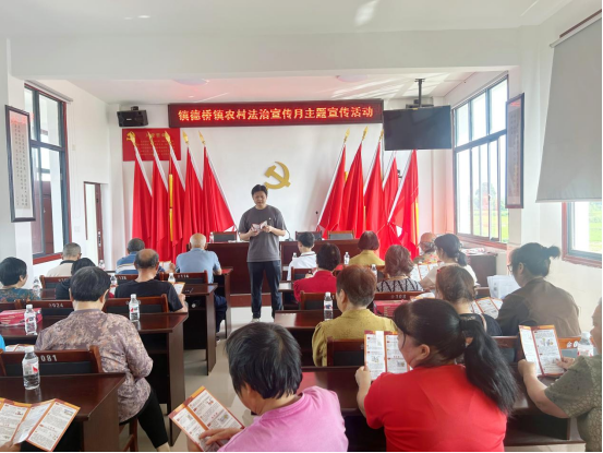 鼎城区司法局：镇德桥司法所开展农村法治宣传活动