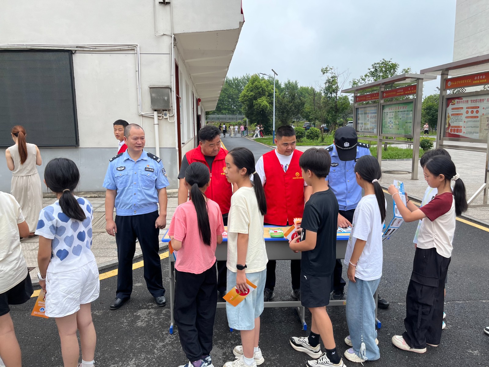 区司法局：“典”亮校园，守护成长