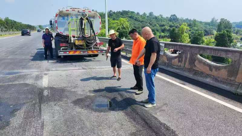 鼎城区公路建设养护中心：积极回应群众诉求 消除道路安全隐患