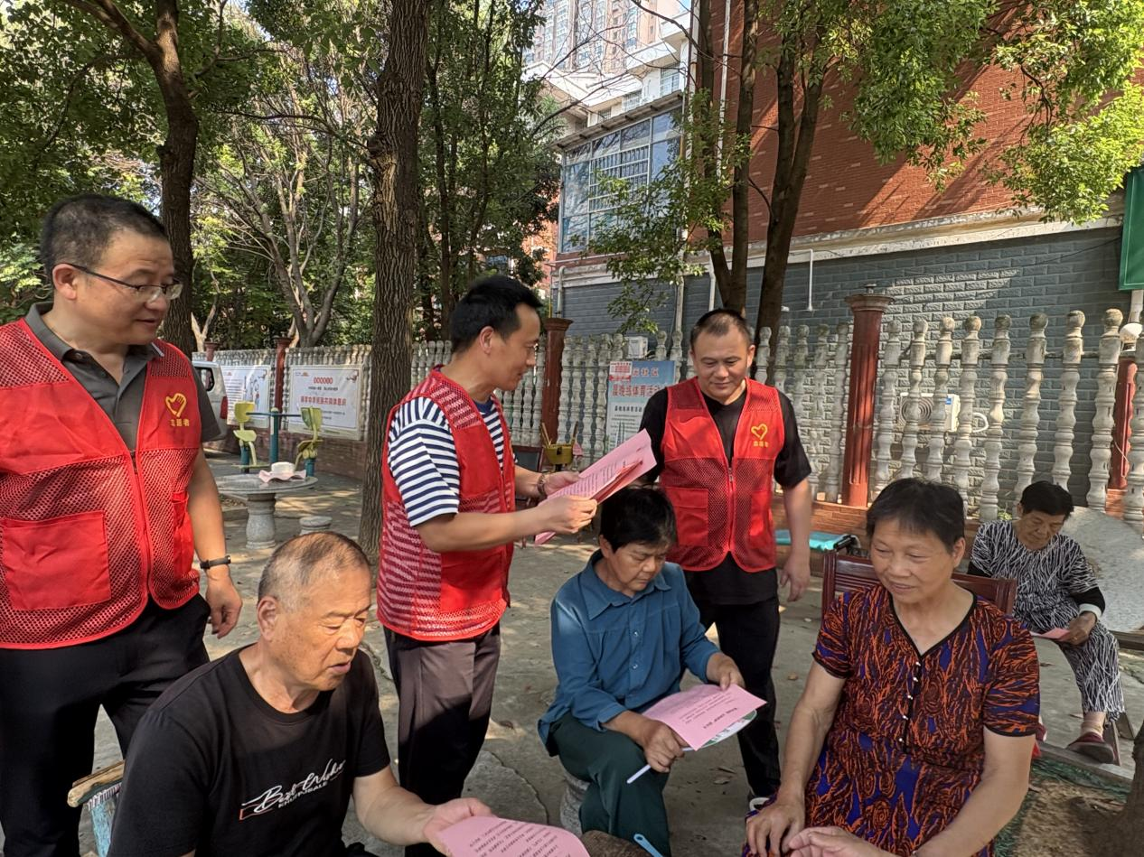 区农业农村局：党员志愿者深入社区开展 移风易俗主题宣传活动