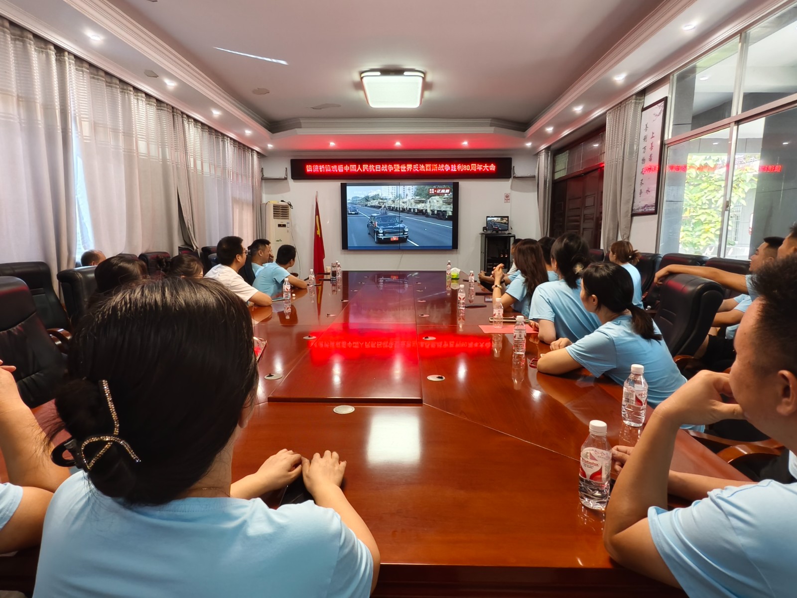 镇德桥镇：升旗明志铭历史 观礼凝心向未来