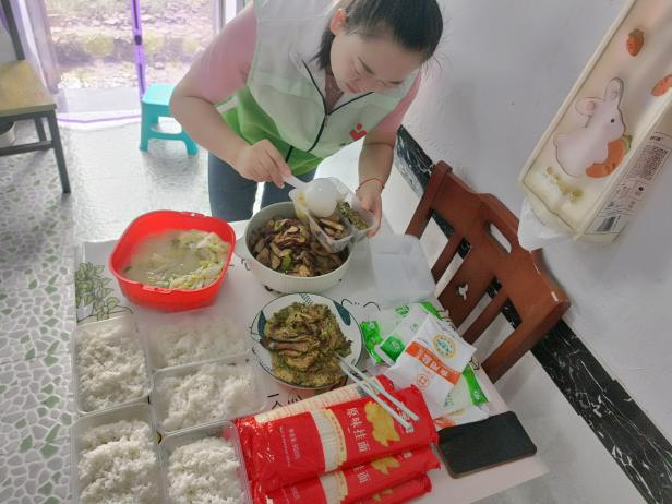 蒿子港镇：“银龄厨房” 暖心续航