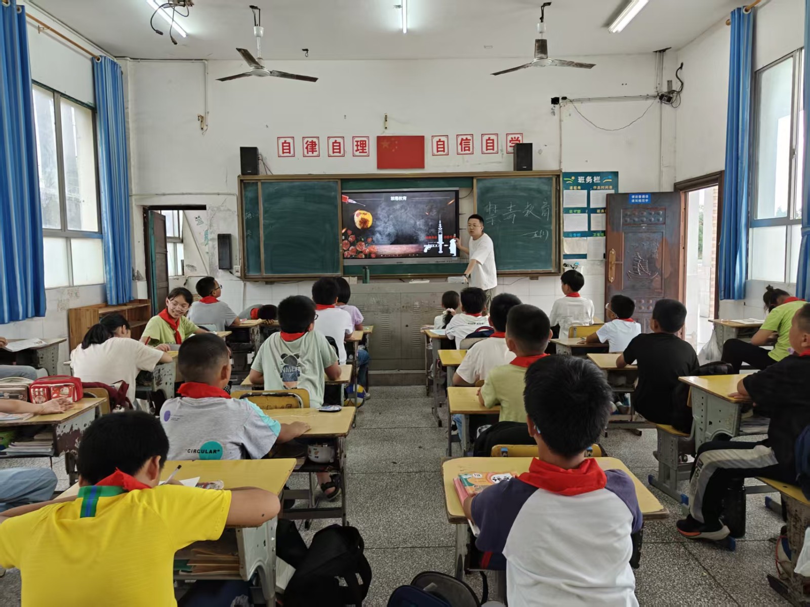 鼎城区司法局：法治讲座进校园  护航青春助成长