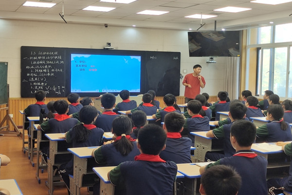 善卷中学：聚焦小组合作 打造高效活力课堂