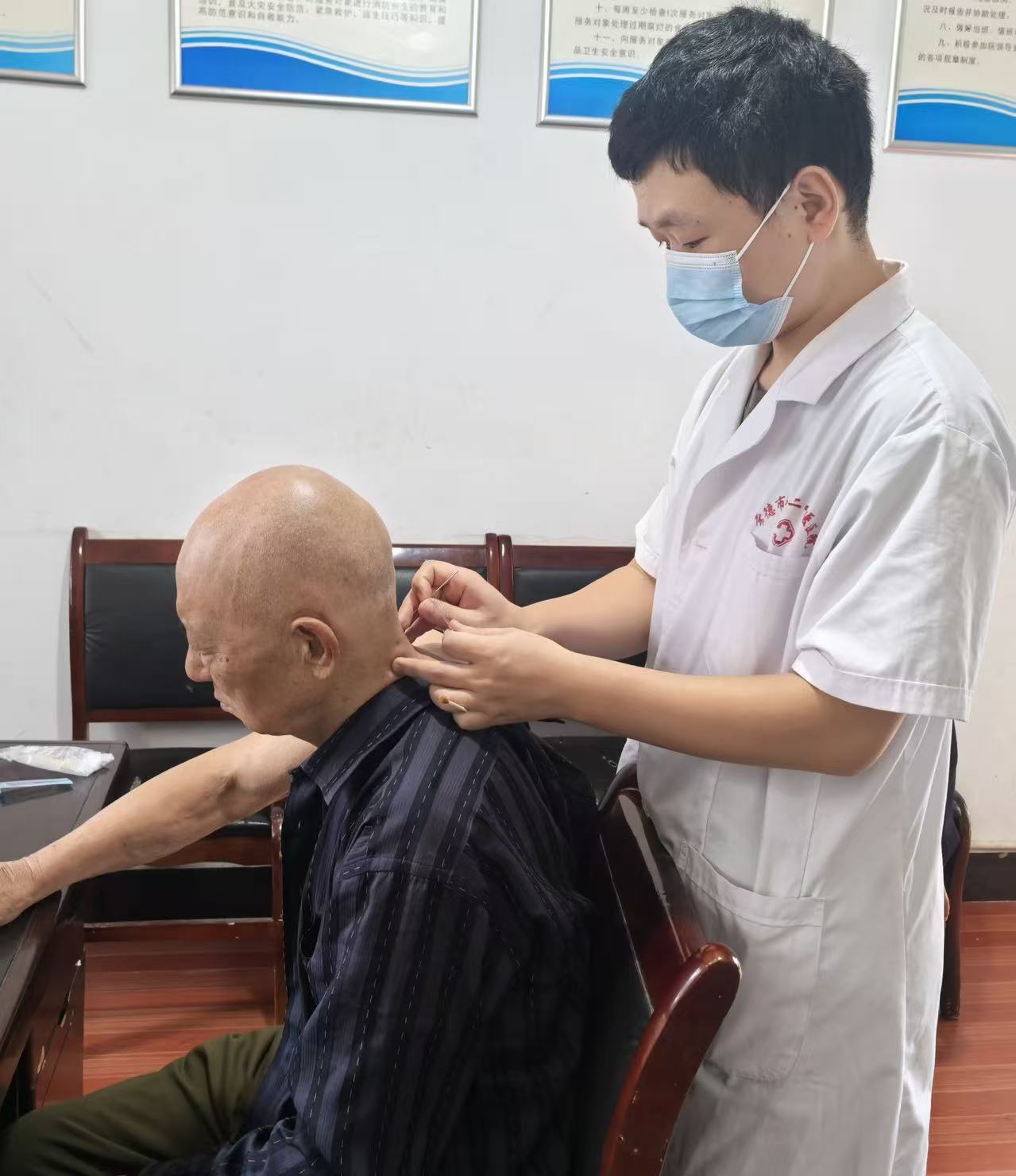 尧天坪镇：开展“欢度中秋，共话团圆”老年人健康关怀服务活动