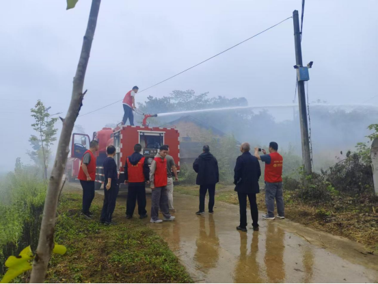 草坪镇：以实战演练筑牢森林防火安全屏障