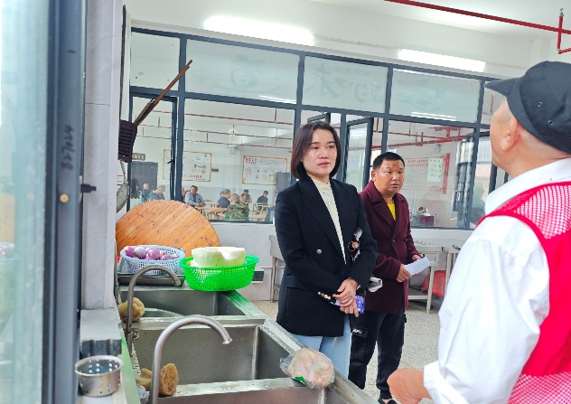 蒿子港镇：敬老院里话中秋 深情关怀暖人心