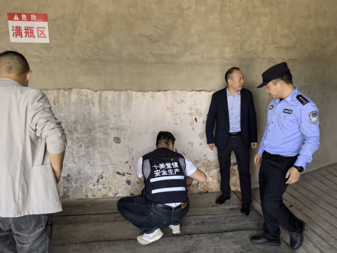 十美堂镇：绷紧“安全弦”  把好“节前关”