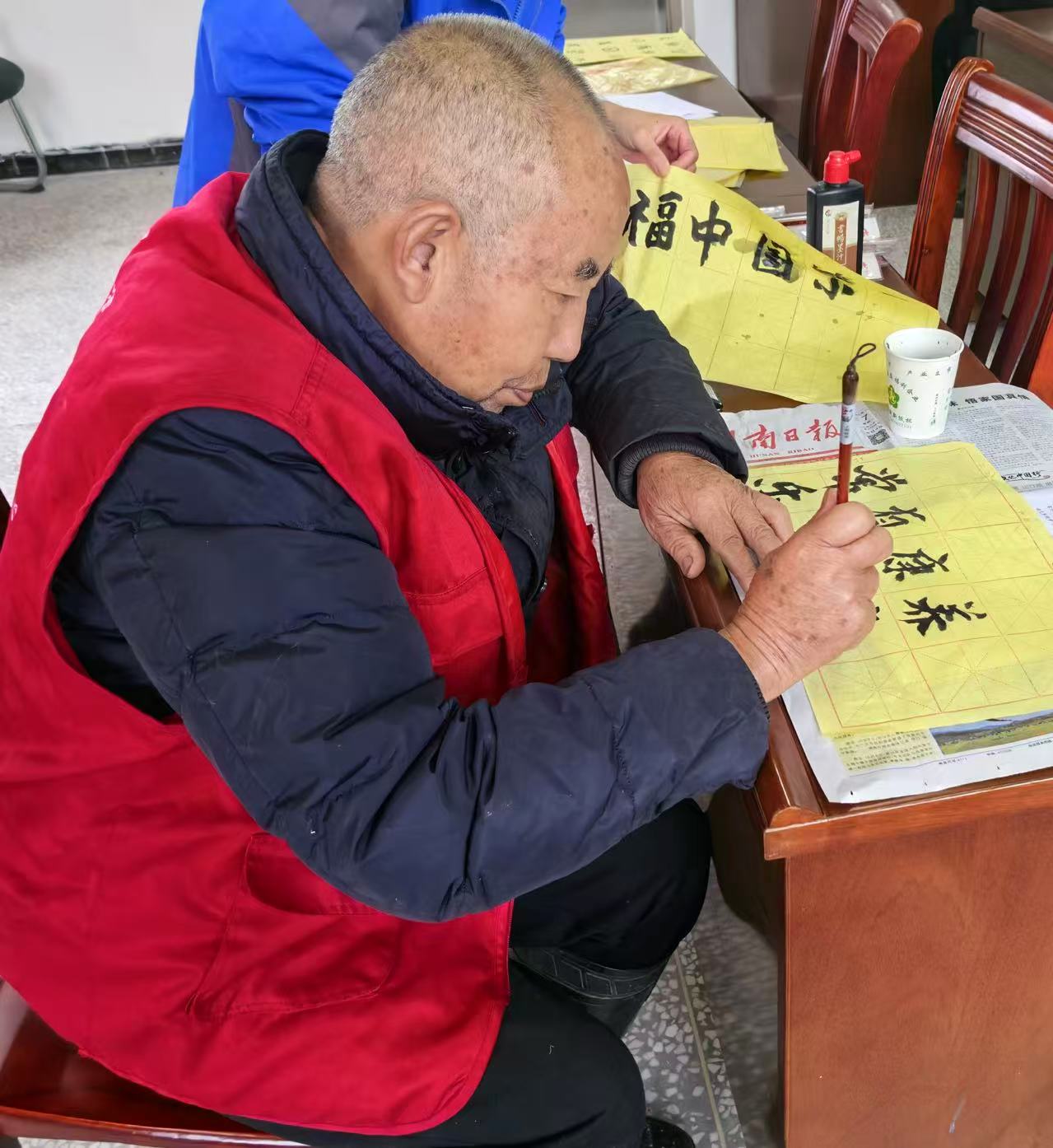 尧天坪镇：翰墨润心庆重阳 ——“常有康养 乐享银龄”主题活动