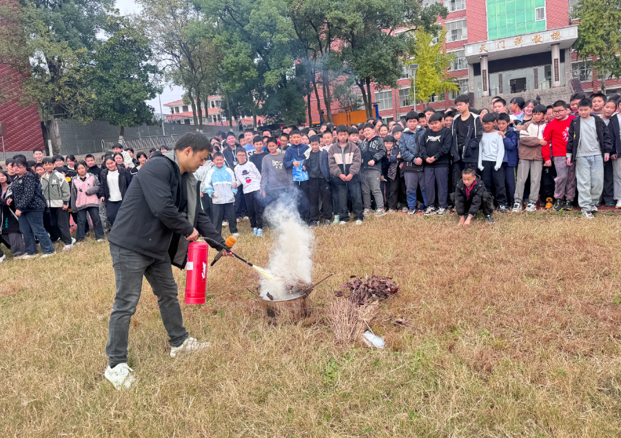 周家店镇：筑牢安全防线 守护成长之路