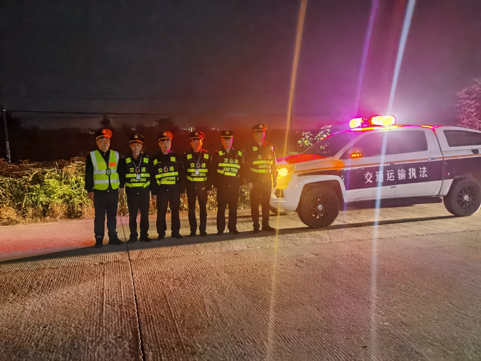 鼎城区交通运输局：执法精锐凌晨亮剑  严查超限超载车辆