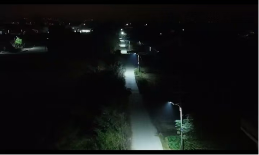 牛鼻滩镇：新装路灯明屋舍 武陵村点亮“民生灯”