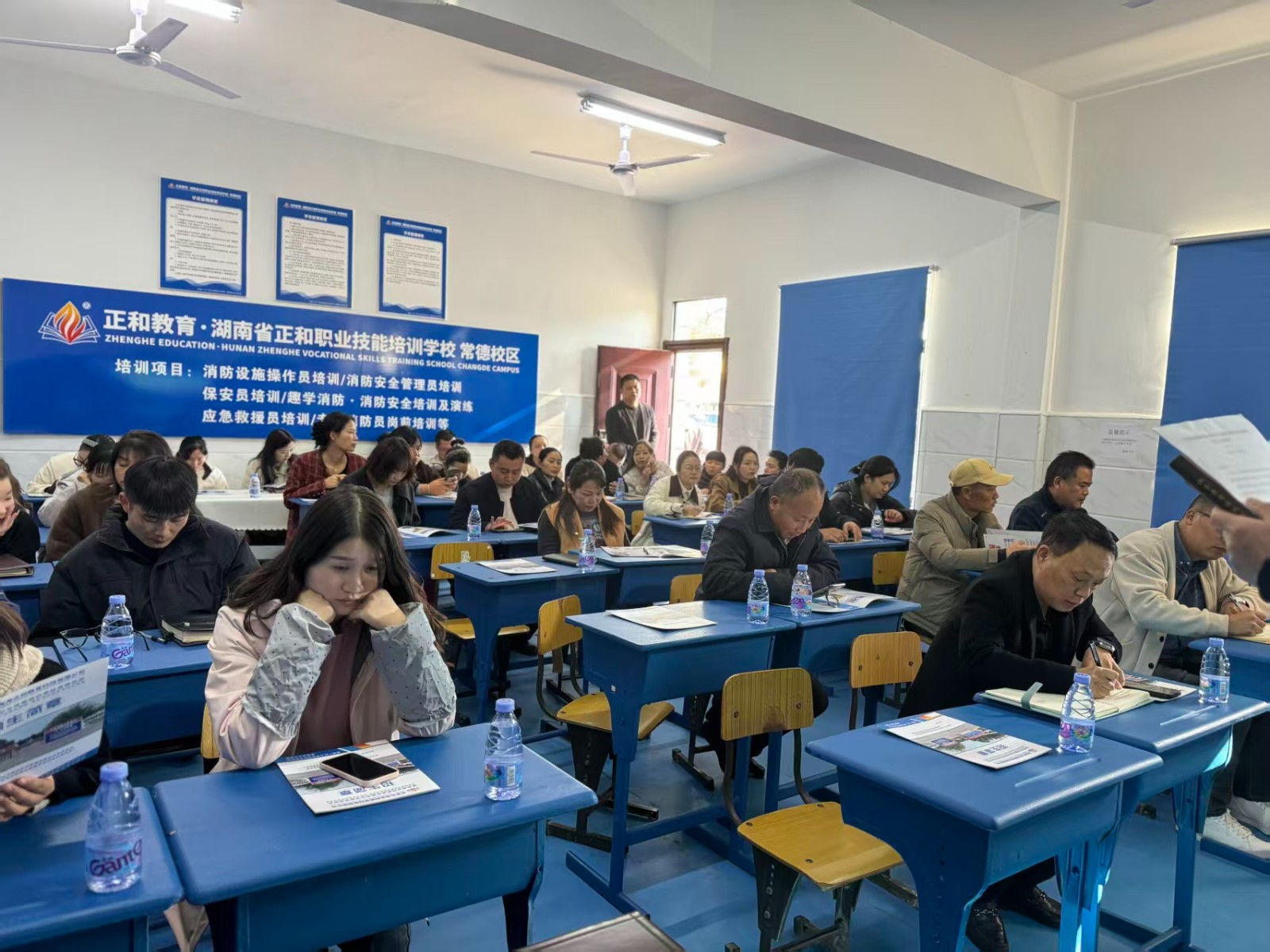 郭家铺街道：开展2025年度消防安全知识技能培训