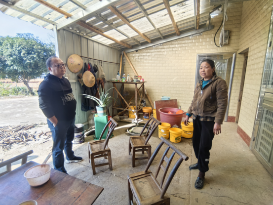 草坪镇：深入农家“亮名片”  真情走访暖民心