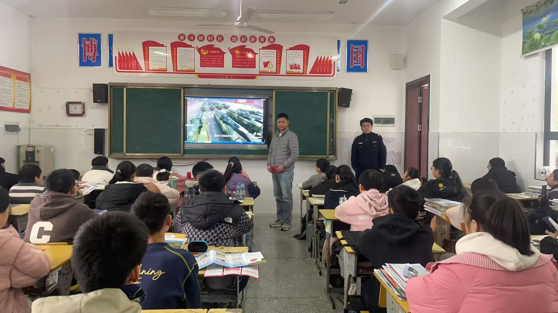 宪法宣讲进校园，法护青春助成长