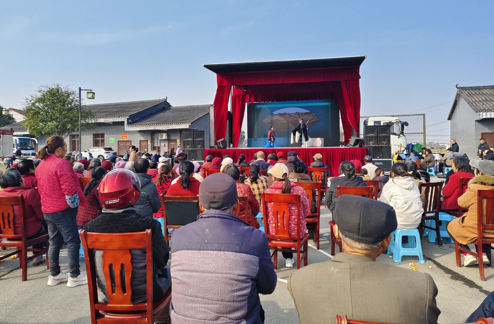 一曲花鼓润乡土 文化惠民沁人心 ——2025年常德花鼓戏送戏下乡活动走进韩公渡镇城址村