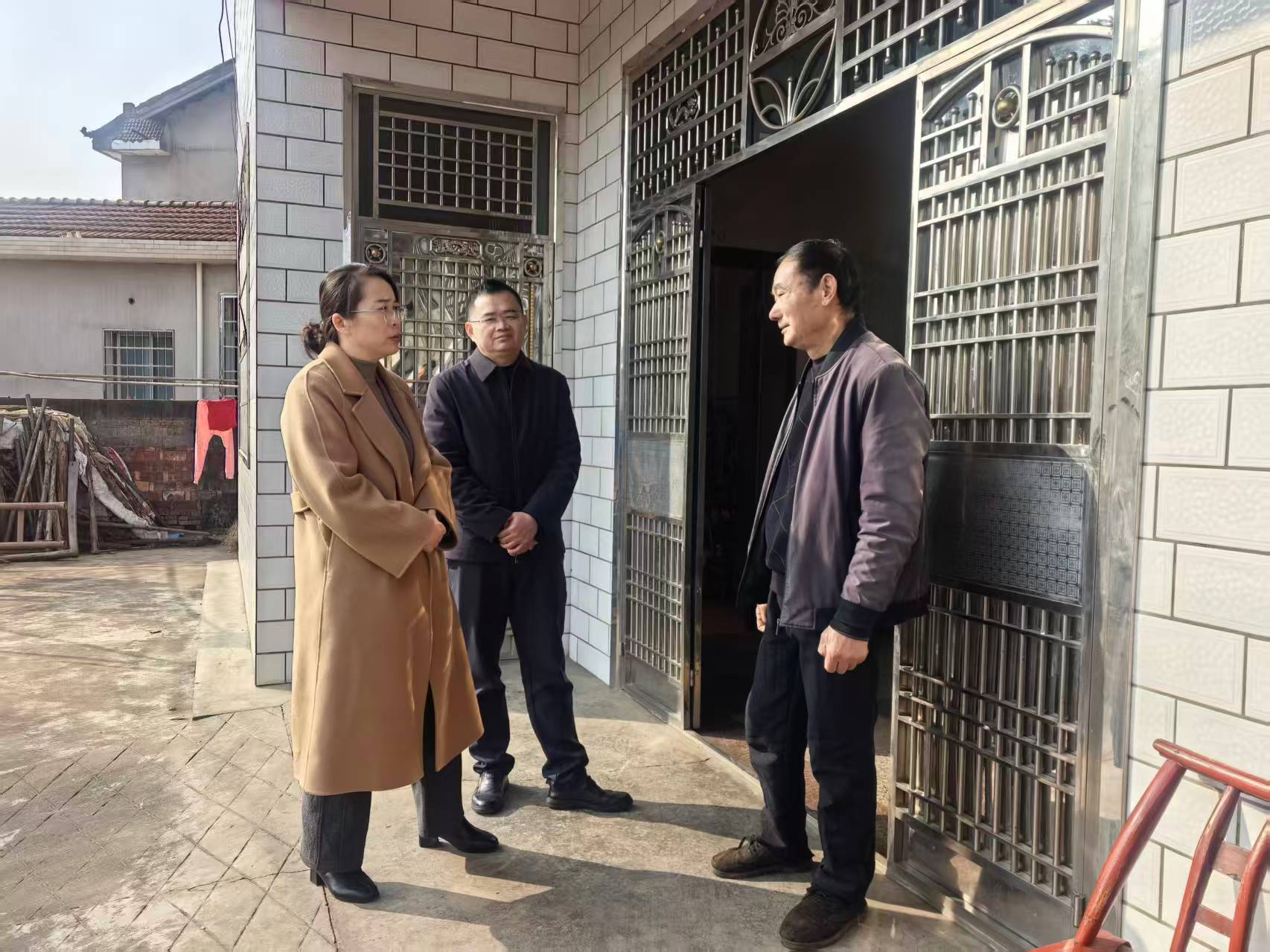 常德市领导走访慰问鼎城区计生特殊对象