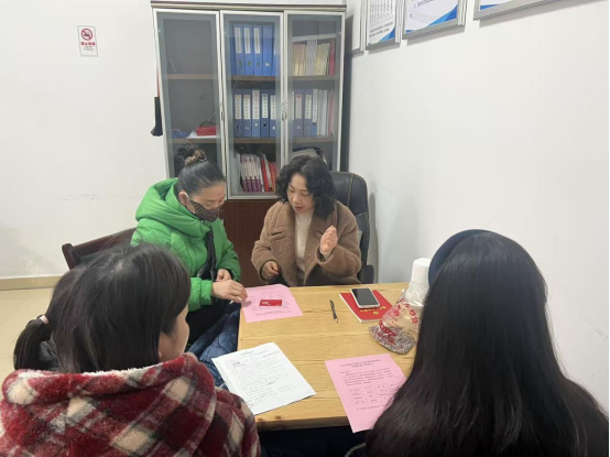 红云街道:开展特殊家庭走访慰问活动