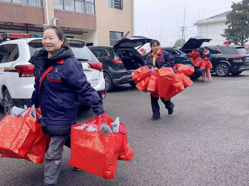 蒿子港镇：情系桑榆晚，敬老显担当
