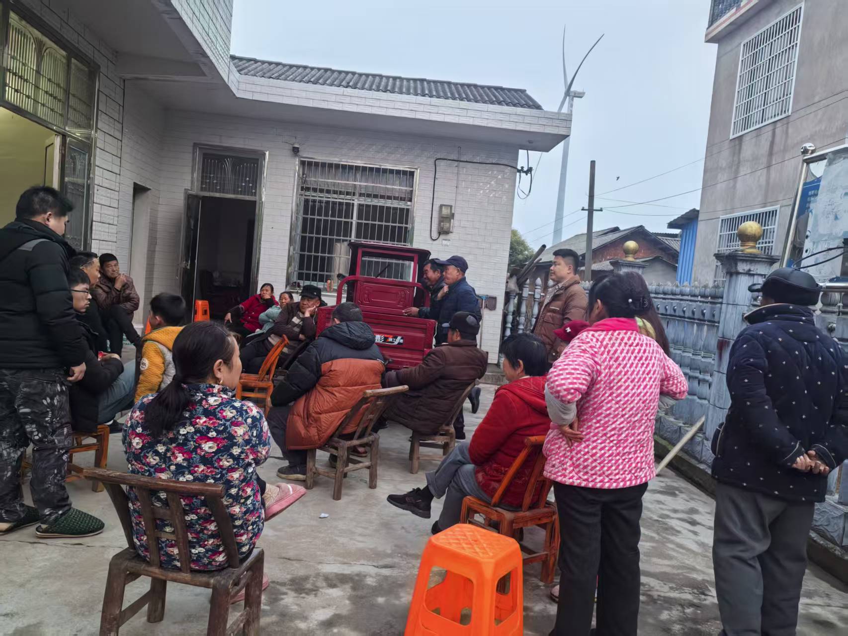 中河口镇：“开门红”政策宣讲进乡村 屋场会上话春耕