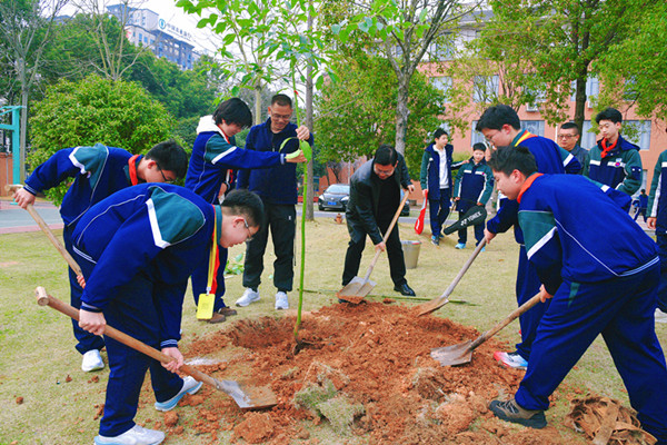 鼎城区善卷中学：三株小树的“春日迁徙”