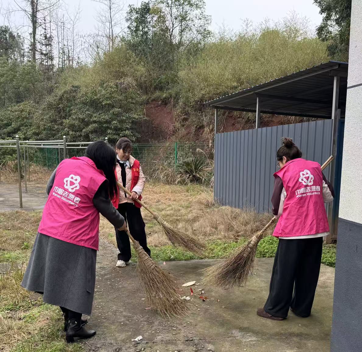 尧天坪镇：开展关爱五保老人主题志愿服务活动