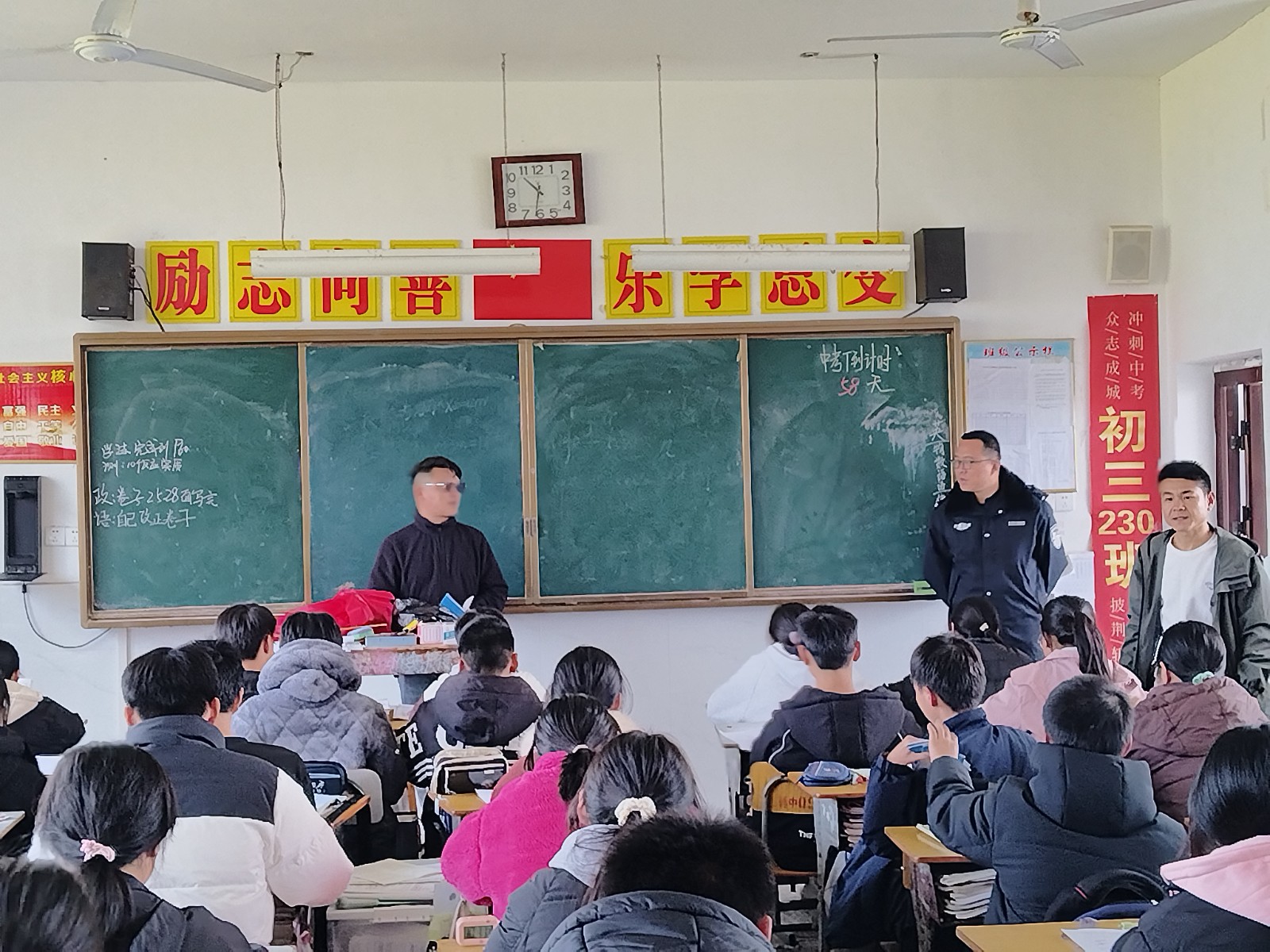 韩公渡镇：开学禁毒第一课 筑牢校园防毒安全墙