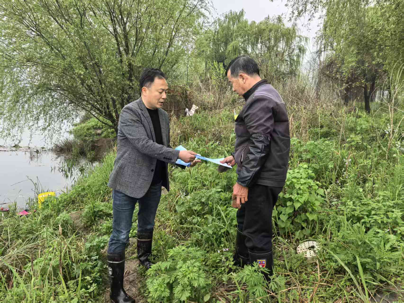 红云街道：开展“保护江豚”宣传巡查