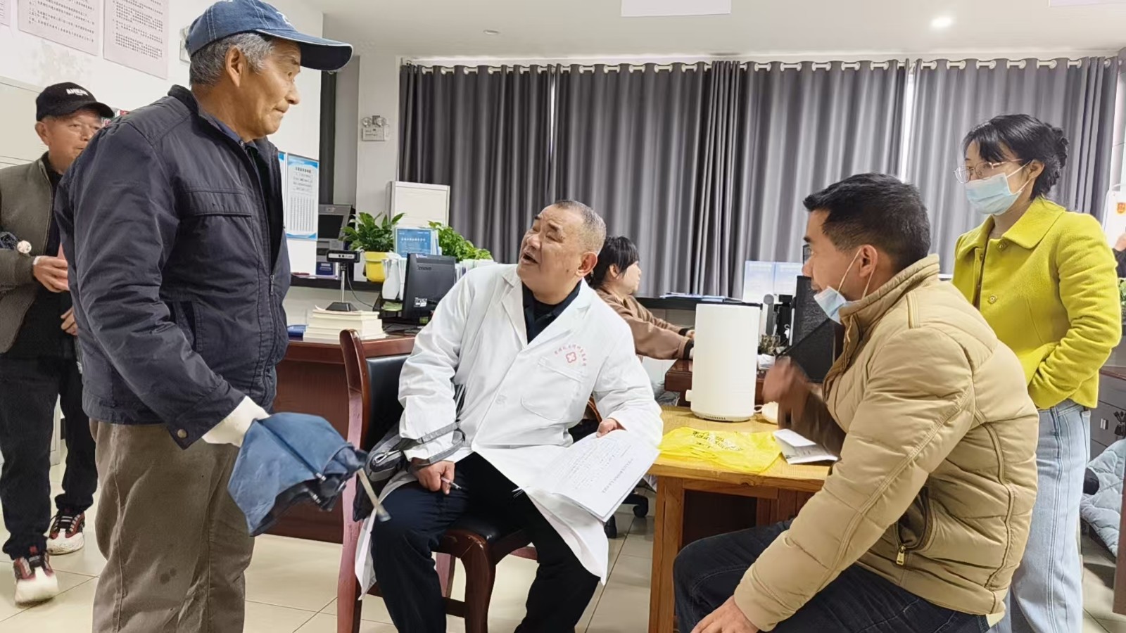 石板滩镇：精准服务 温暖同行