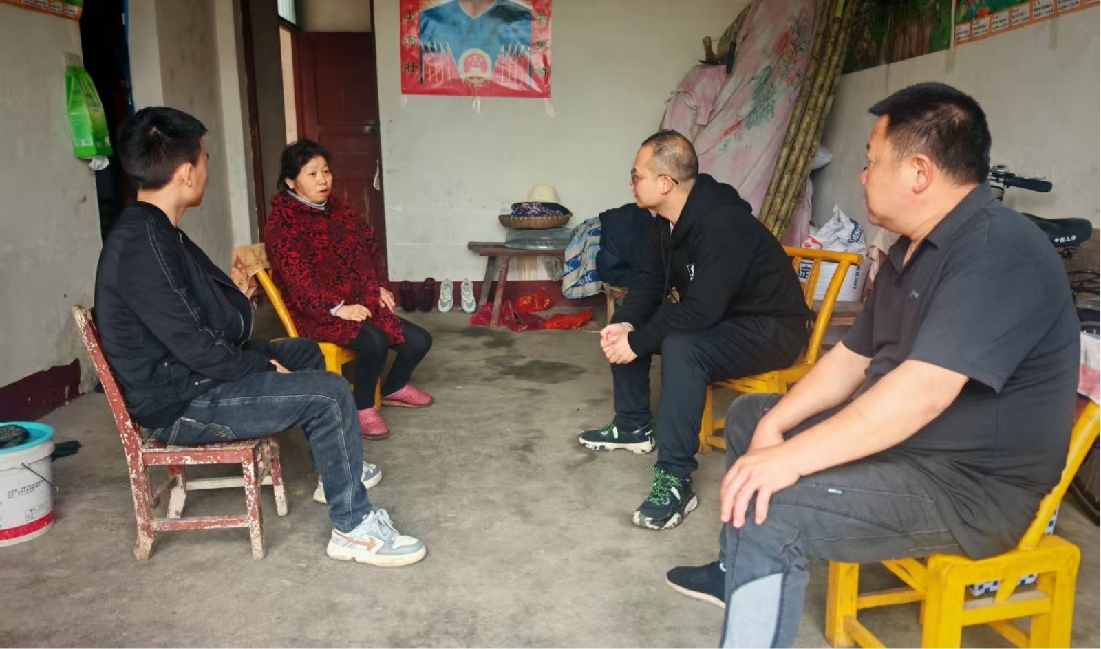 韩公渡镇：真情走访暖民心 精准帮扶解民忧