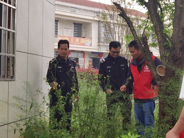 灌溪街道开展禁种铲毒宣传与踏查行动