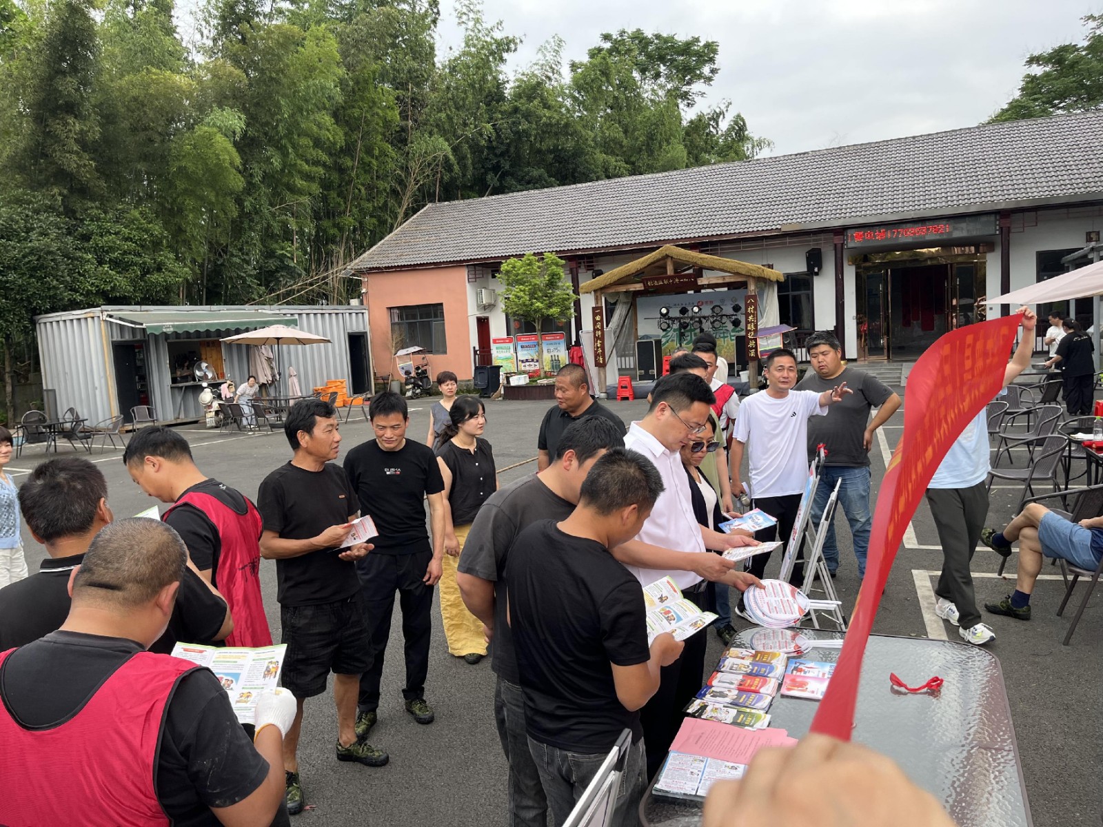 谢家铺司法所：拔河聚力扬新风，普法惠民入民心
