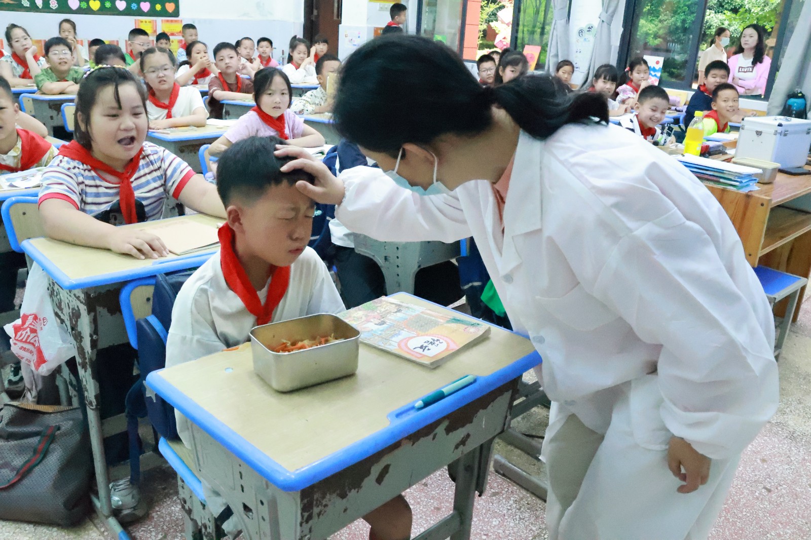 常德市鼎城区永安小学：舌尖安全筑防线 实战演练护童真