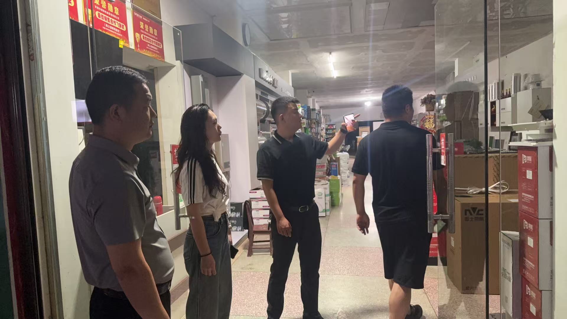 韩公渡镇：严查“三合一”场所 筑牢消防安全防线