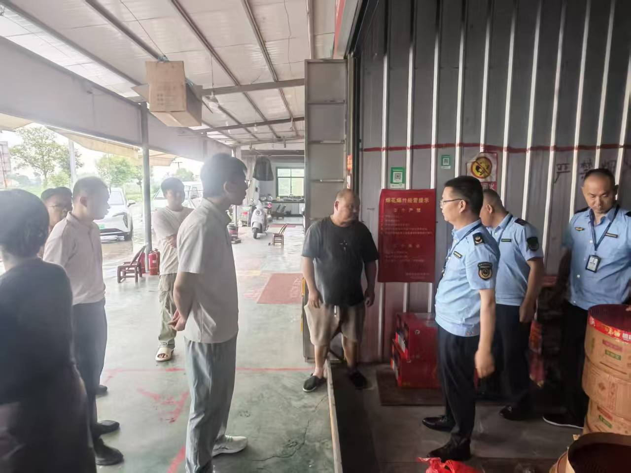 中河口镇扎实开展安全生产和消防安全大排查大整治及烟花爆竹“雷霆”打非治违行动