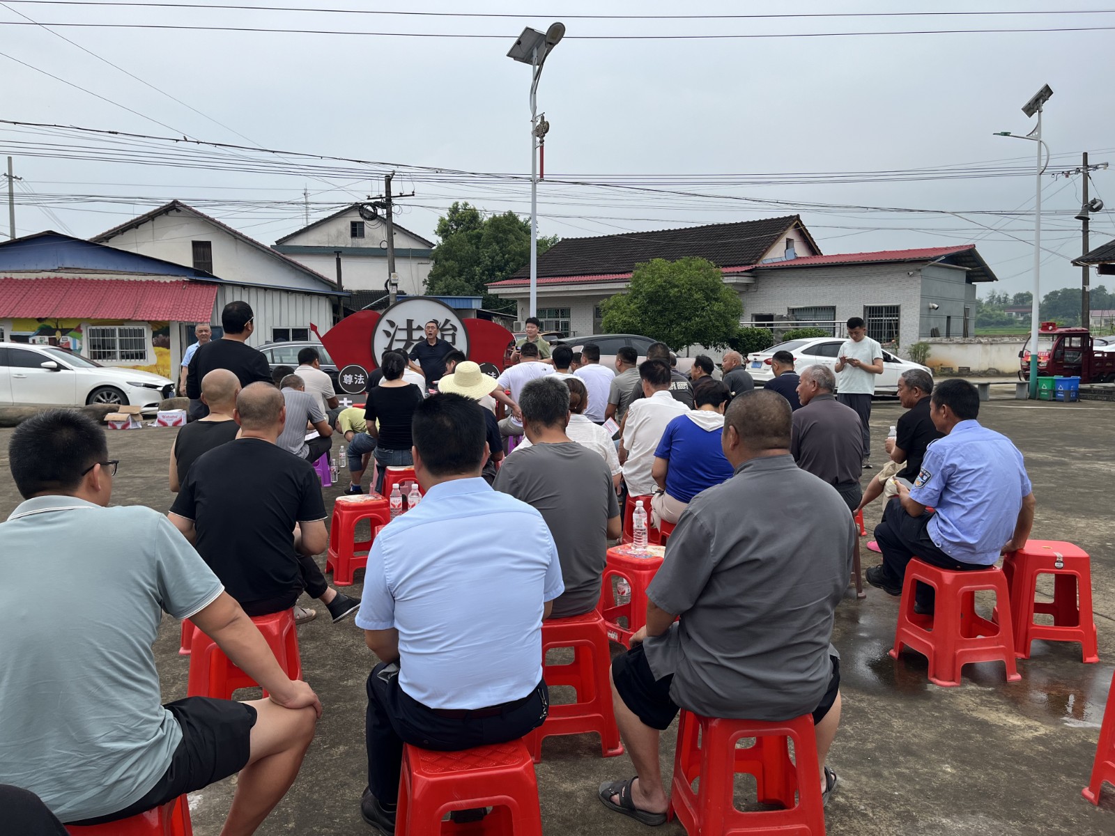 谢家铺司法所：法治宣传进广场 普法惠民润民心