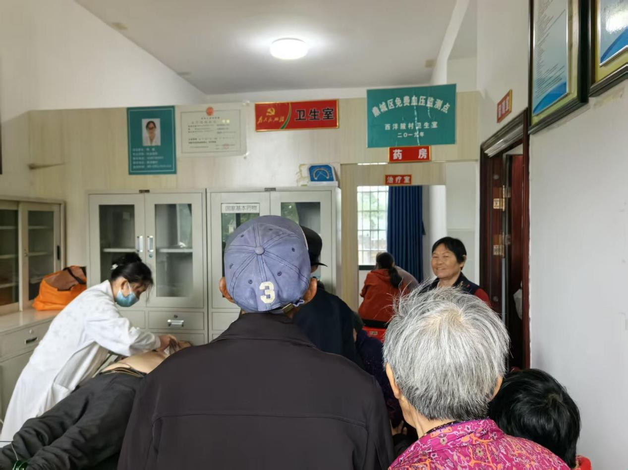 石公桥镇党群服务中心：健康体检送上门 广场舞出幸福味
