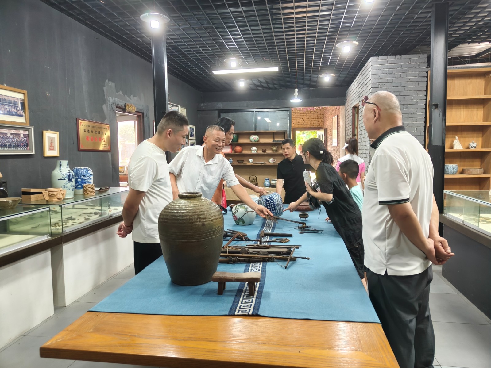 区委党史研究室开展“一月一课一片一实践”主题党日活动