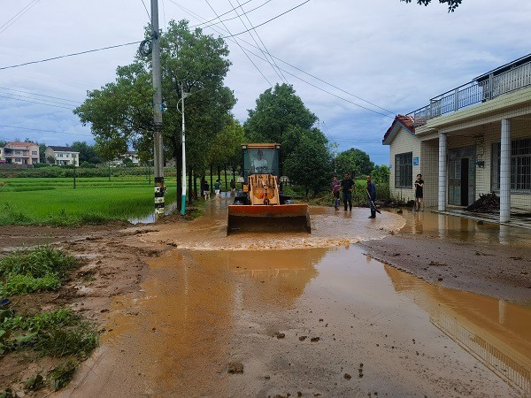 灌溪街道：快速排涝保畅通护民安
