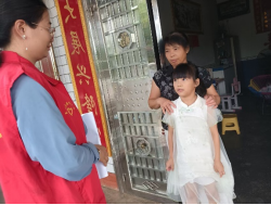 尧天坪镇：开展多合一场所巡查暨防溺水宣传走访工作