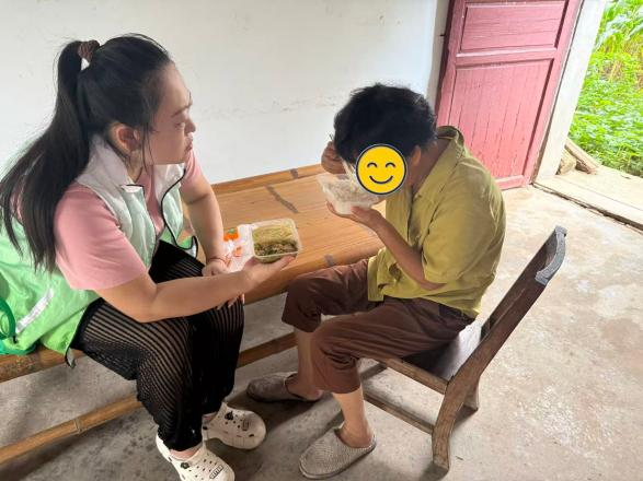 蒿子港镇：酷暑护桑榆 服务再延伸