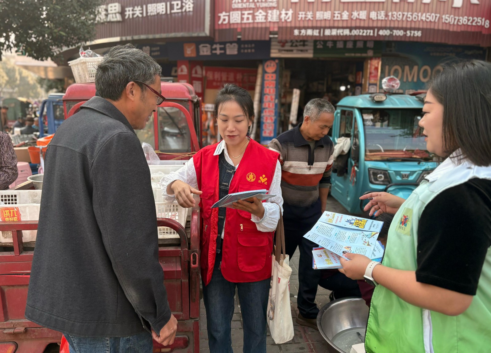 斗姆湖街道：敬老入户反诈宣传，守护银龄“养老钱”